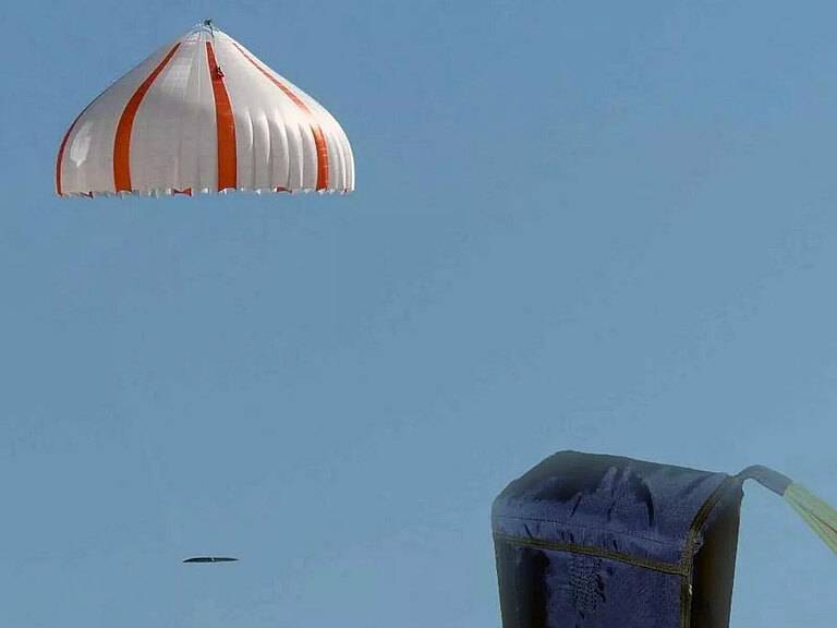 cargo-parachutes.jpg
